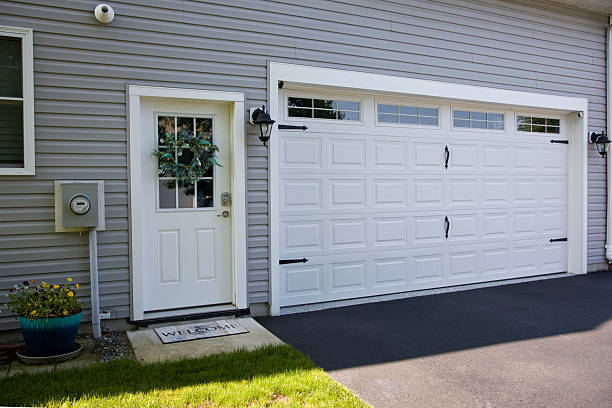 24/7 Emergency Garage Door Panel Replacement experts in Newport, AR
